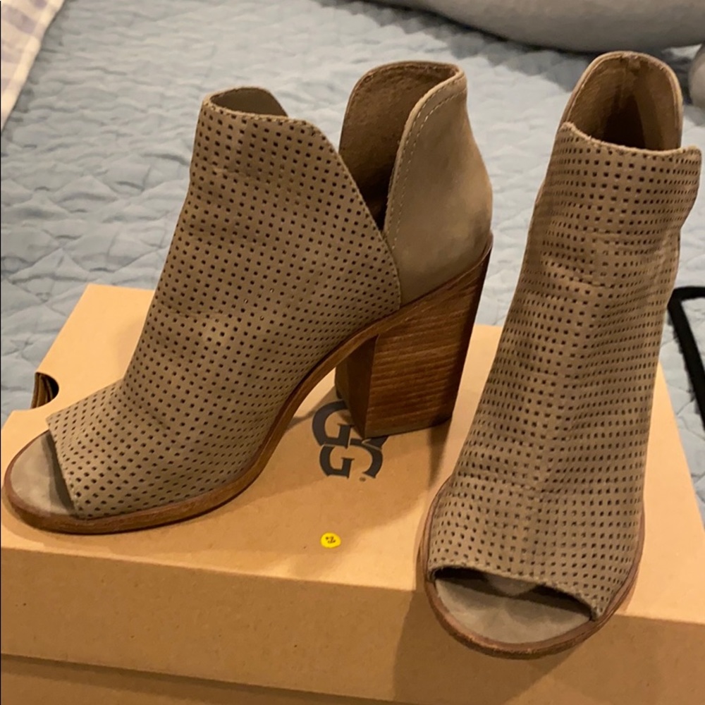 Steve Madden open toe booties
